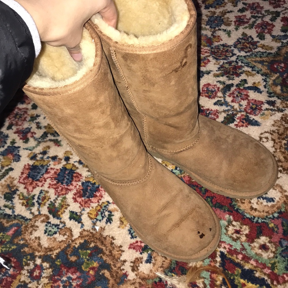 selling some uggs. Like a year old.